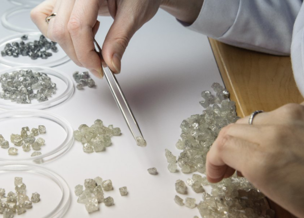 Alrosa-Rough-Sorting