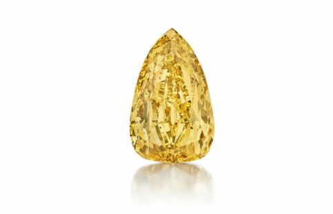 The_Golden_Canary__a_303.10_carat_Fancy_Deep_Brownish-Yellow_Diamond_to_be_auctioned_by_Sotheby_s_in_New_York_on_Dec_7__pic_by_Cedric_Ribeiro-2